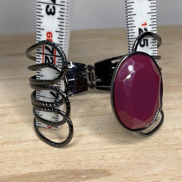 Cuff Bracelet - Picture 6 of 9